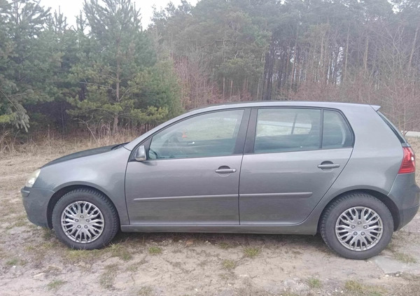 Volkswagen Golf cena 11000 przebieg: 223850, rok produkcji 2005 z Włoszczowa małe 37